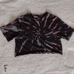 Reverse tie dye cropped tee